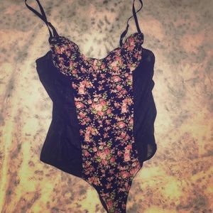 🌸 Floral Lace Body 🌸